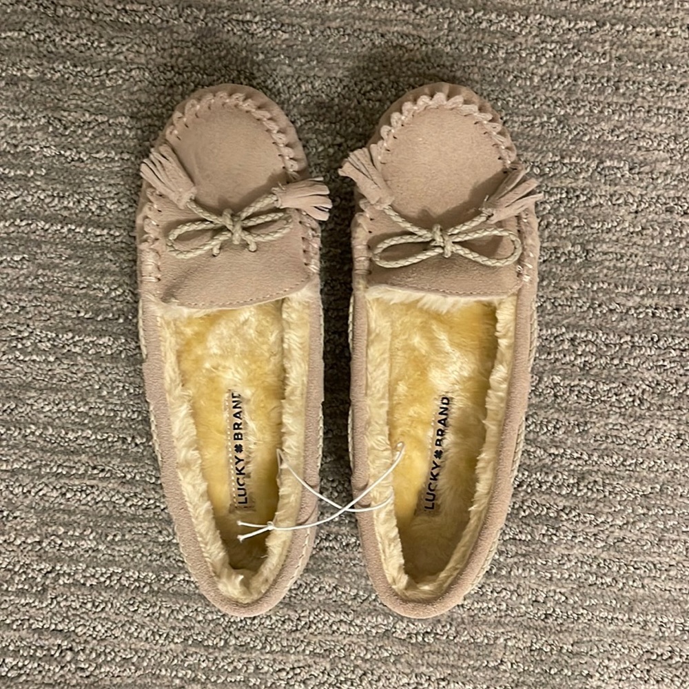 Lucky Brand Cream Faux Fur Lined Suede Moccasins